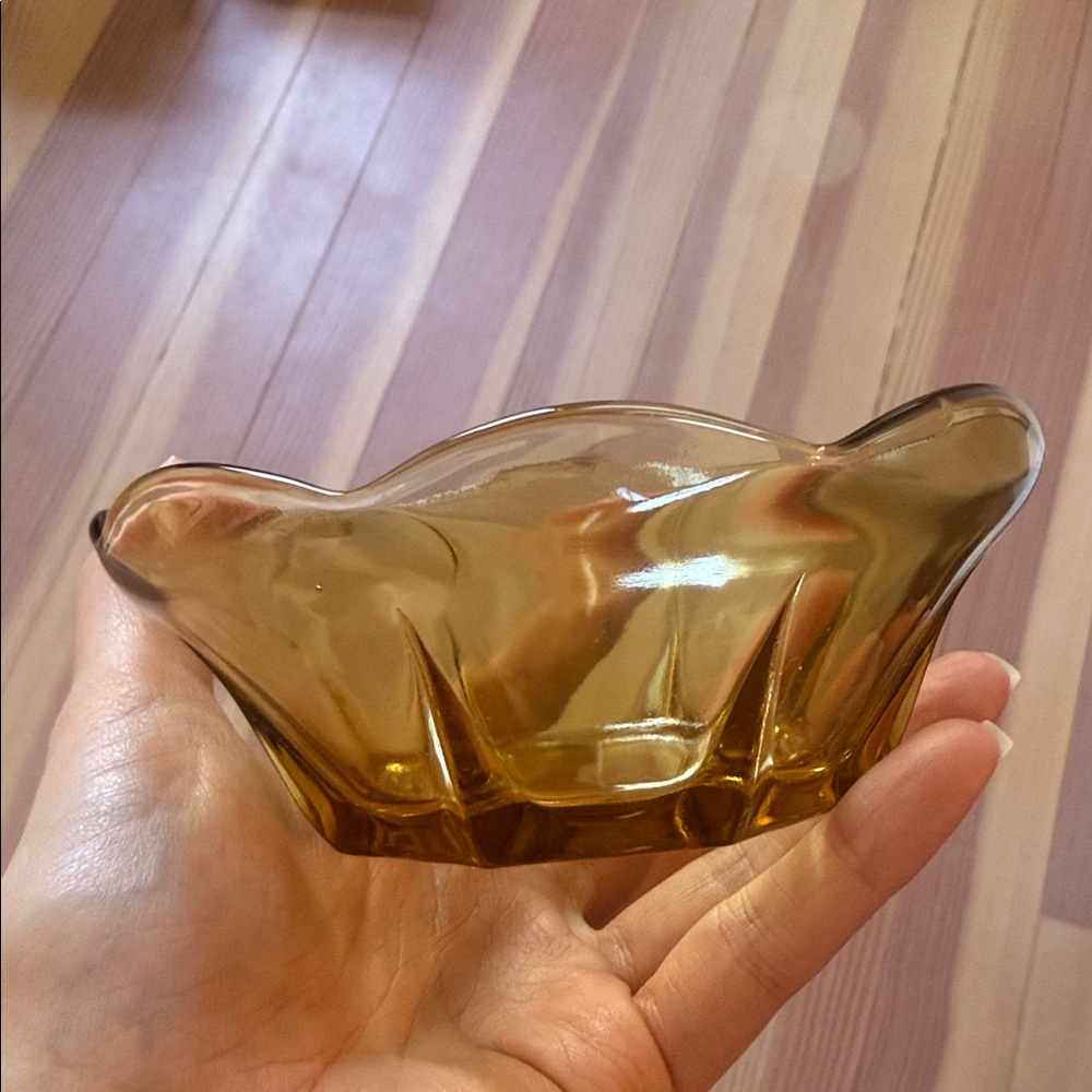 Vintage Antique Anchor Hawking scalloped edge golden honey colored dipping bowl